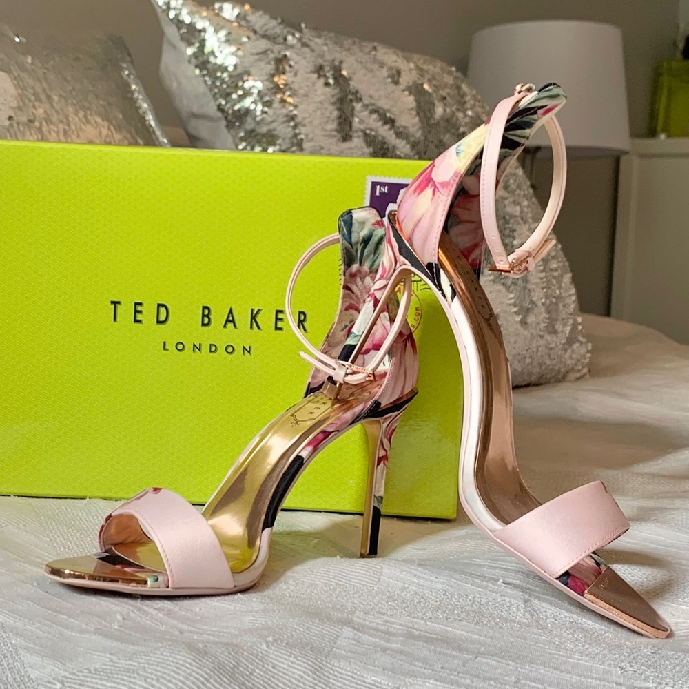 Ted Baker heel sandals 7.5 US in painted posie